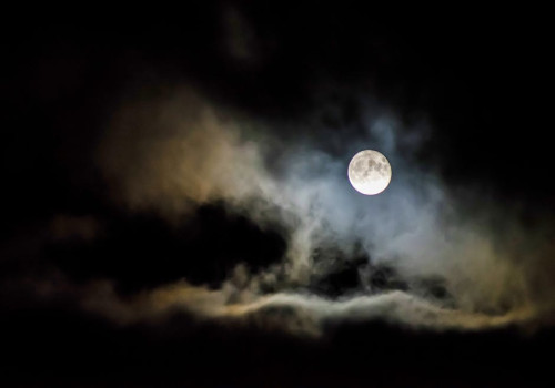 Waarom slapen mensen slecht tijdens een volle maan?