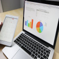 Waarom zou je als webshop samenwerken met een online marketing bureau?