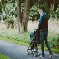 Waarom slaapt mijn baby alleen overdag goed in de kinderwagen?