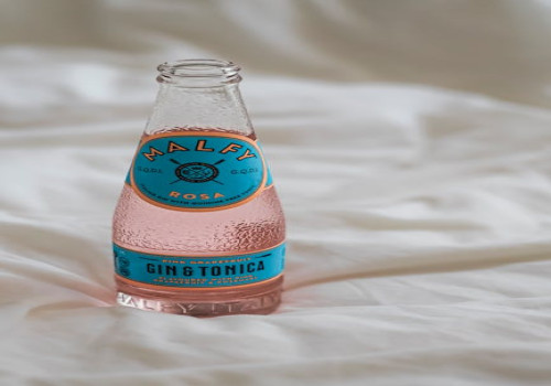 Hoeveel flesvoeding heeft mijn baby nodig per dag en per voeding