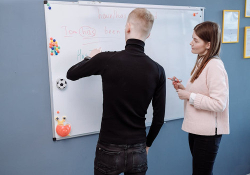 Is het 'ten minste' of 'tenminste'? Dit is het verschil